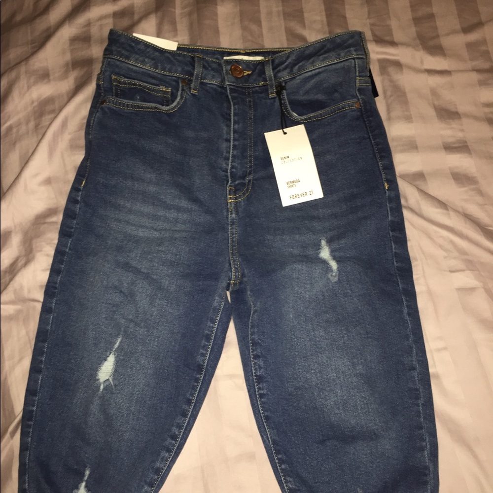 Hight Rise Bermuda Shorts - Picture 3 of 8